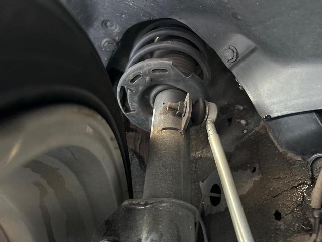 スイフトスポーツ ベースグレード　６ＭＴ　禁煙車　全周囲カメラ　アダプティブクルーズコントロール　純正ナビ　ＥＴＣ　ドラレコ　シートヒーター　スマートキー　革巻きハンドル　ＬＥＤヘッドライト　純正１７インチアルミ（20枚目）