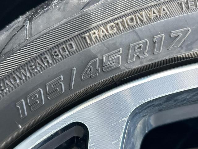 スイフトスポーツ ベースグレード　６ＭＴ　禁煙車　全周囲カメラ　アダプティブクルーズコントロール　純正ナビ　ＥＴＣ　ドラレコ　シートヒーター　スマートキー　革巻きハンドル　ＬＥＤヘッドライト　純正１７インチアルミ（23枚目）