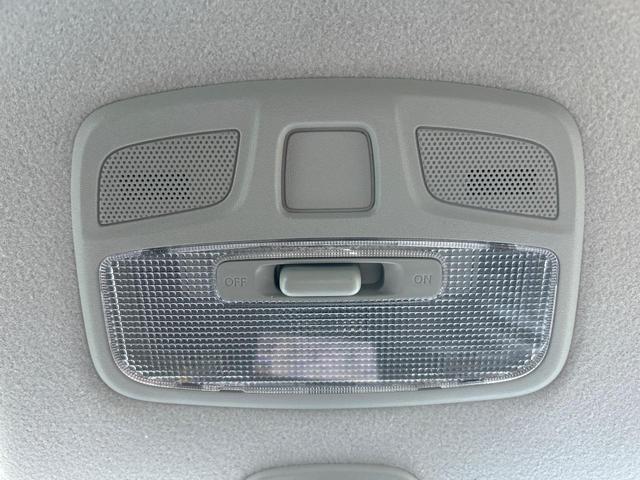 スイフトスポーツ ベースグレード　６ＭＴ　禁煙車　全周囲カメラ　アダプティブクルーズコントロール　純正ナビ　ＥＴＣ　ドラレコ　シートヒーター　スマートキー　革巻きハンドル　ＬＥＤヘッドライト　純正１７インチアルミ（65枚目）