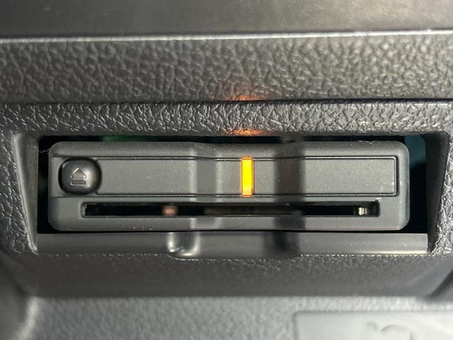 ＷＲＸ ＳＴＩ ＳＴＩ　タイプＳ　最終Ｆ型　アドバンストセイフティパッケージ　フロント＆サイド＆バックカメラ　リアビークルディテクション　大型リアスポイラー　ＳＴＩエアロ　純正８型ＳＤナビ　ＥＴＣ　ドライブレコーダー　禁煙車（9枚目）