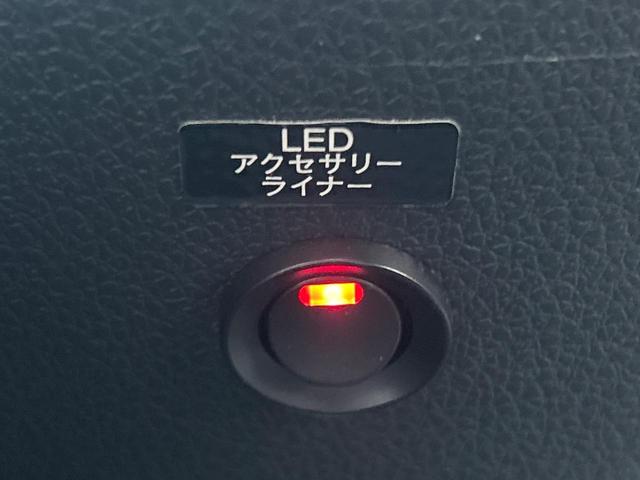 レヴォーグ ２．０ＧＴ－Ｓアイサイト　禁煙車　アドバンスドセイフティ　純正ナビ　サイド＆バックカメラ　ビルシュタインダンパー　リアビークルディテクション　スマートキー　ＥＴＣ　パドルシフト　革巻きハンドル　純正１８インチアルミ（53枚目）