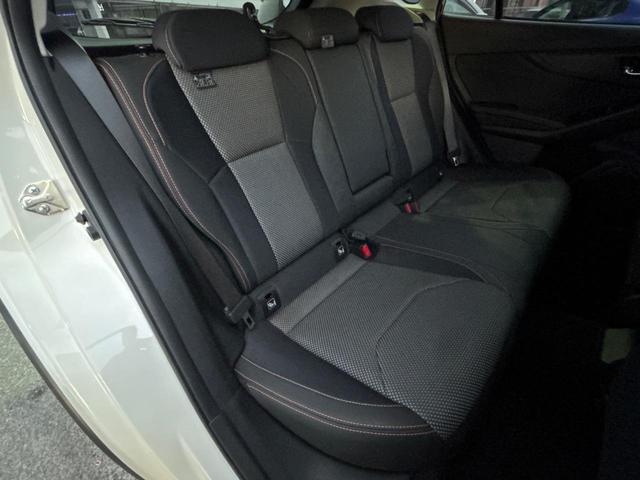 ＸＶ ２．０ｉ－Ｓ　アイサイト　アドバンストセイフティパッケージ　リアビークルディテクション　ＬＥＤヘッドライト　ディスプレイオーデイオ　バックカメラ　ＥＴＣ　禁煙車　パワーシート　純正１８インチアルミホイール（11枚目）