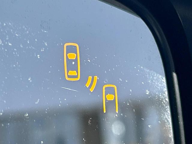 ＷＲＸ　ＳＴＩ ＳＴＩ　革シート　アドバンストセイフティパッケージ　サイドカメラ　リアビークル　ＳＴＩスタイルパッケージ　ＳＴＩタワーバー　大型リアスポイラー　ＨＫＳ製マフラー　純正ＳＤナビ　バックカメラ　ＥＴＣ　禁煙車（6枚目）