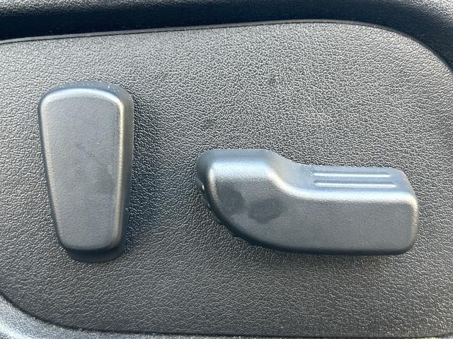 ＷＲＸ　ＳＴＩ ＳＴＩ　革シート　アドバンストセイフティパッケージ　サイドカメラ　リアビークル　ＳＴＩスタイルパッケージ　ＳＴＩタワーバー　大型リアスポイラー　ＨＫＳ製マフラー　純正ＳＤナビ　バックカメラ　ＥＴＣ　禁煙車（46枚目）