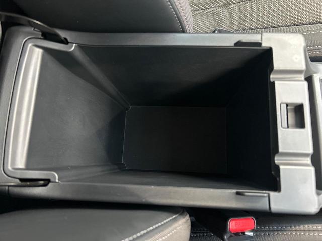 クロストレック リミテッド　純正１１．６インチナビ　全周囲モニター　前側方警戒アシスト　シートヒーター　ステアリングヒーター　メモリ付パワーシート　禁煙車　ＥＴＣ　ドラレコ　純正１８インチアルミホイール　ＬＥＤヘッドライト（44枚目）