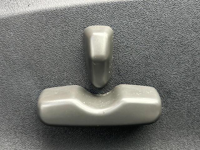 エクシーガクロスオーバー７ ２．５ｉアイサイト　７人乗りＳＵＶ　ルーフレール　アイサイト　ＳＤナビ　バックカメラ　ＥＴＣ　ドラレコ　禁煙車　スマートキー　パワーシート　シートヒーター　純正１７インチアルミホイール　ＨＩＤヘッドランプ（9枚目）