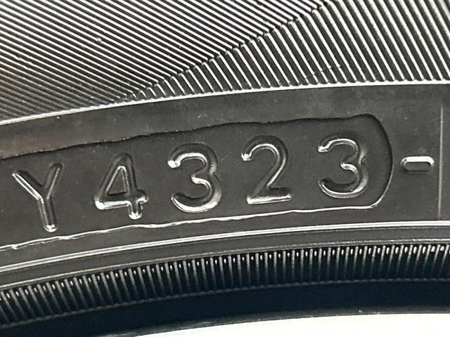 エクシーガクロスオーバー７ ２．５ｉアイサイト　７人乗りＳＵＶ　ルーフレール　アイサイト　ＳＤナビ　バックカメラ　ＥＴＣ　ドラレコ　禁煙車　スマートキー　パワーシート　シートヒーター　純正１７インチアルミホイール　ＨＩＤヘッドランプ（24枚目）