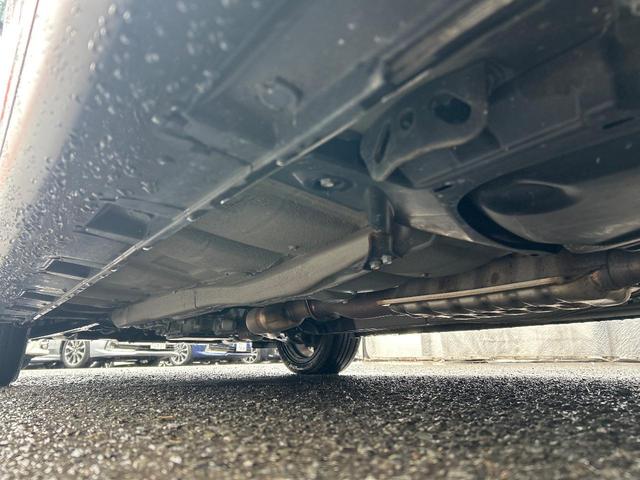 エクシーガクロスオーバー７ ２．５ｉアイサイト　７人乗りＳＵＶ　ルーフレール　アイサイト　ＳＤナビ　バックカメラ　ＥＴＣ　ドラレコ　禁煙車　スマートキー　パワーシート　シートヒーター　純正１７インチアルミホイール　ＨＩＤヘッドランプ（27枚目）