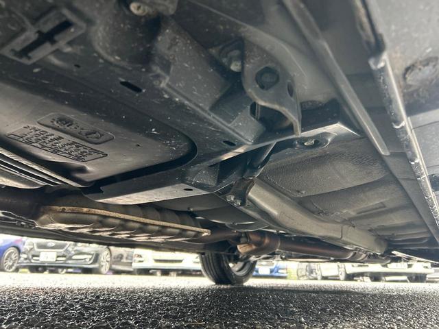 エクシーガクロスオーバー７ ２．５ｉアイサイト　７人乗りＳＵＶ　ルーフレール　アイサイト　ＳＤナビ　バックカメラ　ＥＴＣ　ドラレコ　禁煙車　スマートキー　パワーシート　シートヒーター　純正１７インチアルミホイール　ＨＩＤヘッドランプ（38枚目）