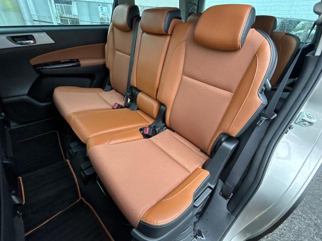 エクシーガクロスオーバー７ ２．５ｉアイサイト　７人乗りＳＵＶ　ルーフレール　アイサイト　ＳＤナビ　バックカメラ　ＥＴＣ　ドラレコ　禁煙車　スマートキー　パワーシート　シートヒーター　純正１７インチアルミホイール　ＨＩＤヘッドランプ（42枚目）