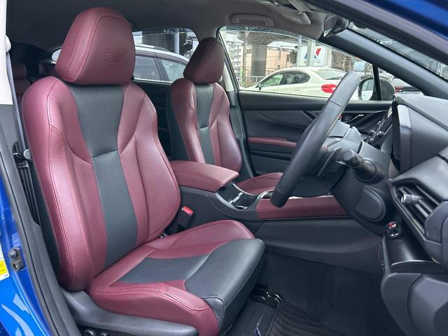 レヴォーグ ＳＴＩスポーツ　ＥＸ　スマートリアビューミラー　ＳＴＩエアロパッケージ　ＳＴＩパフォーマンスマフラー　ＳＴＩ１８インチＡＷ　ＳＴＩルーフエンドスポイラー　純正１１．６インチナビ　フロント＆サイド＆バックカメラ　禁煙車（12枚目）