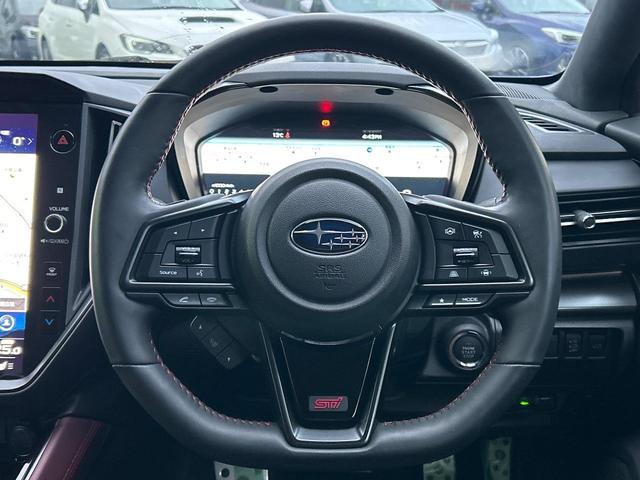 レヴォーグ ＳＴＩスポーツ　ＥＸ　スマートリアビューミラー　ＳＴＩエアロパッケージ　ＳＴＩパフォーマンスマフラー　ＳＴＩ１８インチＡＷ　ＳＴＩルーフエンドスポイラー　純正１１．６インチナビ　フロント＆サイド＆バックカメラ　禁煙車（13枚目）