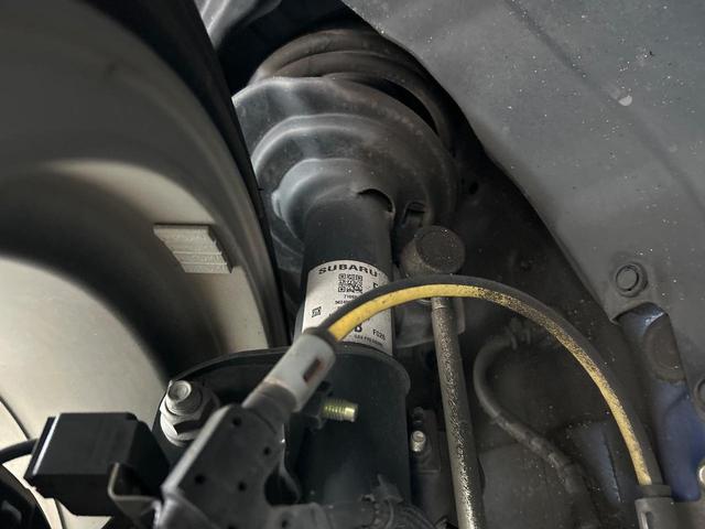 レヴォーグ ＳＴＩスポーツ　ＥＸ　スマートリアビューミラー　ＳＴＩエアロパッケージ　ＳＴＩパフォーマンスマフラー　ＳＴＩ１８インチＡＷ　ＳＴＩルーフエンドスポイラー　純正１１．６インチナビ　フロント＆サイド＆バックカメラ　禁煙車（20枚目）