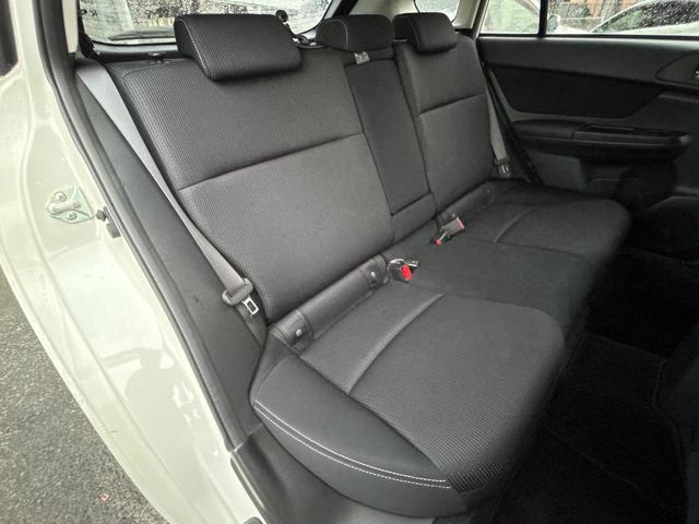 インプレッサスポーツ ２．０ｉ　純正ＳＤナビ　バックカメラ　禁煙車　純正１６インチアルミホイール　ＥＴＣ　ドラレコ　純正革巻きステアリング　クルーズコントロール　パドルシフト　横滑り防止機能　アイドリングストップ（10枚目）