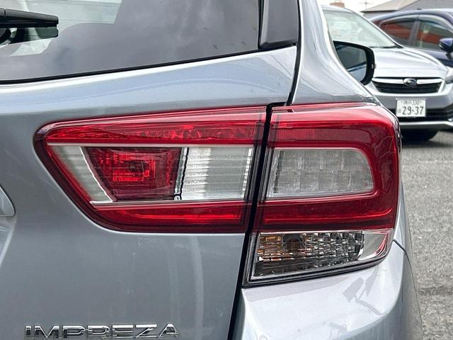 インプレッサスポーツ ２．０ｉ－Ｓアイサイト　ＳＴＩフロントエアロ　ＳＴＩパフォーマンスマフラー　ＳＴＩルーフエンドスポイラー　アイサイトセイフティ＋　純正ビルトイン８型ナビ　サイド＆バックカメラ　リアビークルディティクション　禁煙車　ＥＴＣ（29枚目）