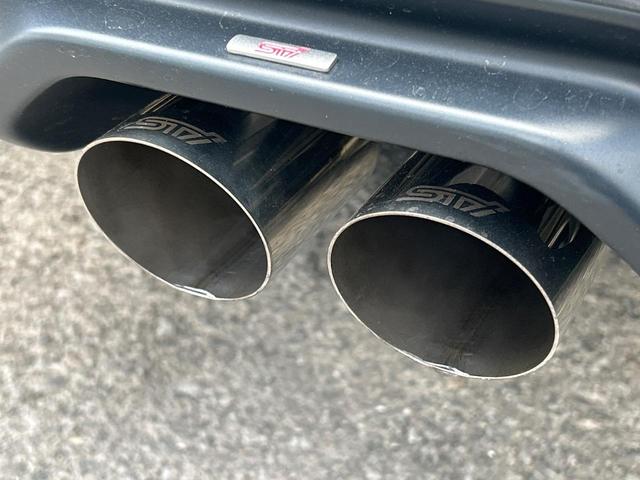 インプレッサスポーツ ２．０ｉ－Ｓアイサイト　ＳＴＩフロントエアロ　ＳＴＩパフォーマンスマフラー　ＳＴＩルーフエンドスポイラー　アイサイトセイフティ＋　純正ビルトイン８型ナビ　サイド＆バックカメラ　リアビークルディティクション　禁煙車　ＥＴＣ（33枚目）