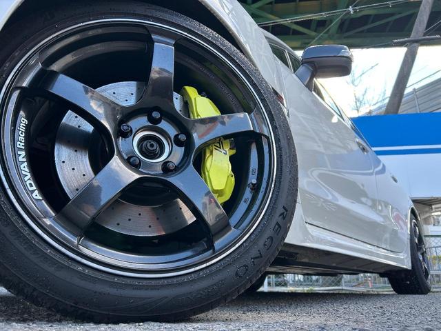 �y�P�W�C���`�A���~�z�C�[���z�O�ςɃ}�b�`�����A���~�z�C�[���𑕒����Ă���܂��B�e��A���~�z�C�[����A�X�^�b�h���X�^�C�����戵�����Ă���܂��B���񂲑��k����������