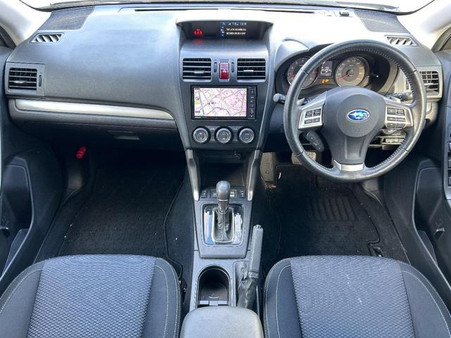 フォレスター ２．０ｉ－Ｌ　アイサイト　ＳＤナビ　バックカメラ　パワーシート　シートヒーター　スマートキー　禁煙車　ＨＩＤヘッドランプ　レーダークルーズ　純正１７インチアルミホイール　左右独立エアコン　Ｘ－ＭＯＤＥ　パドルシフト（2枚目）