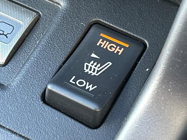 フォレスター ２．０ｉ－Ｌ　アイサイト　ＳＤナビ　バックカメラ　パワーシート　シートヒーター　スマートキー　禁煙車　ＨＩＤヘッドランプ　レーダークルーズ　純正１７インチアルミホイール　左右独立エアコン　Ｘ－ＭＯＤＥ　パドルシフト（7枚目）