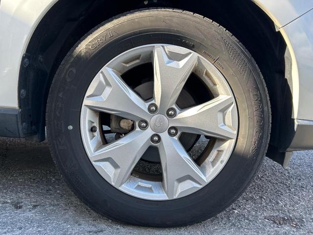 フォレスター ２．０ｉ－Ｌ　アイサイト　ＳＤナビ　バックカメラ　パワーシート　シートヒーター　スマートキー　禁煙車　ＨＩＤヘッドランプ　レーダークルーズ　純正１７インチアルミホイール　左右独立エアコン　Ｘ－ＭＯＤＥ　パドルシフト（22枚目）