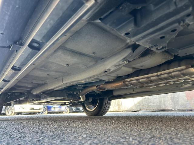 フォレスター ２．０ｉ－Ｌ　アイサイト　ＳＤナビ　バックカメラ　パワーシート　シートヒーター　スマートキー　禁煙車　ＨＩＤヘッドランプ　レーダークルーズ　純正１７インチアルミホイール　左右独立エアコン　Ｘ－ＭＯＤＥ　パドルシフト（26枚目）