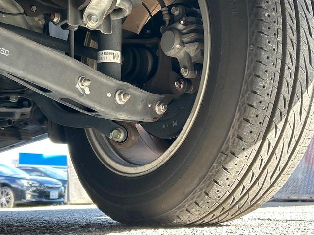 フォレスター ２．０ｉ－Ｌ　アイサイト　ＳＤナビ　バックカメラ　パワーシート　シートヒーター　スマートキー　禁煙車　ＨＩＤヘッドランプ　レーダークルーズ　純正１７インチアルミホイール　左右独立エアコン　Ｘ－ＭＯＤＥ　パドルシフト（32枚目）