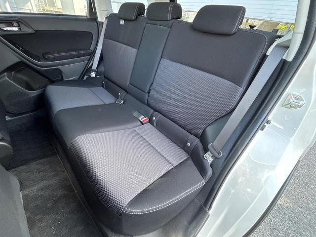 フォレスター ２．０ｉ－Ｌ　アイサイト　ＳＤナビ　バックカメラ　パワーシート　シートヒーター　スマートキー　禁煙車　ＨＩＤヘッドランプ　レーダークルーズ　純正１７インチアルミホイール　左右独立エアコン　Ｘ－ＭＯＤＥ　パドルシフト（38枚目）