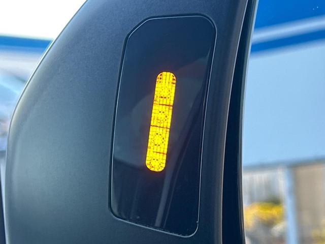 �y�����r�[�N���f�B�e�B�N�V�����z���s���A�h�A�~���[�̎��p�ɂȂ�₷���ӏ��Ɍ㑱�Ԃ��ڋ߂���ƃT�C�h�~���[�t�߂Ɍx����\���A�h���C�o�[�ɒ��ӊ��N�ƁA����̍ۂ̓n���h��������A�V�X�g�����܂��B