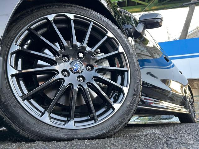 �y�����P�W�C���`�A���~�z�C�[���z�O�ςɃ}�b�`���������A���~�z�C�[���𑕒����Ă���܂��B�e��ЊO�A���~�z�C�[����A�X�^�b�h���X�^�C�����戵�����Ă���܂��B���񂲑��k����������