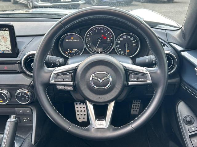 �y�����v�����X�e�A�����O�z�㎿�Ȋv���g�p���邱�ƂŁA��ɂ����������݂ƂĂ��^�]���₷���n���h���ł���