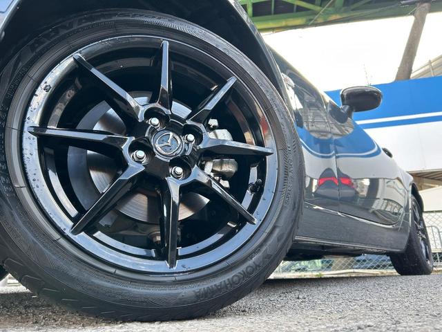 �y�����P�U�C���`�A���~�z�C�[���z�O�ςɃ}�b�`���������A���~�z�C�[���𑕒����Ă���܂��B�e��ЊO�A���~�z�C�[����A�X�^�b�h���X�^�C�����戵�����Ă���܂��B���񂲑��k����������