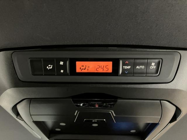 ヴォクシー ハイブリッドＺＳ　煌ＩＩＩ　禁煙車　アルパイン１１インチナビ　アルパイン１２．８インチフリップダウンモニター　トヨタセーフティセンス　プリクラッシュ　クルーズコントロール　レーンキープ　オートハイビーム　ＬＥＤヘッドライト　クリ（68枚目）