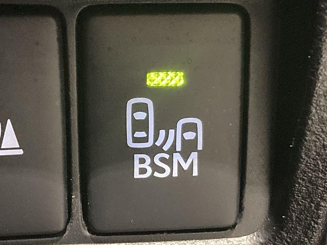 IS300h バージョンL 禁煙車 ワンオーナー サンルーフ プリクラッシュS レーダークルーズ クリアランスソナー BSM 黒本革 シートヒーター&エアコン 電動リアサンシェード 純正SDナビ バックカメラ 純正18インチAW(10枚目)