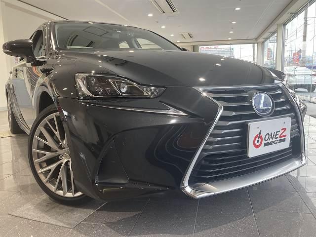 IS300h バージョンL 禁煙車 ワンオーナー サンルーフ プリクラッシュS レーダークルーズ クリアランスソナー BSM 黒本革 シートヒーター&エアコン 電動リアサンシェード 純正SDナビ バックカメラ 純正18インチAW(17枚目)