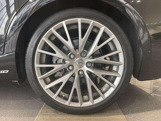 IS300h バージョンL 禁煙車 ワンオーナー サンルーフ プリクラッシュS レーダークルーズ クリアランスソナー BSM 黒本革 シートヒーター&エアコン 電動リアサンシェード 純正SDナビ バックカメラ 純正18インチAW(36枚目)