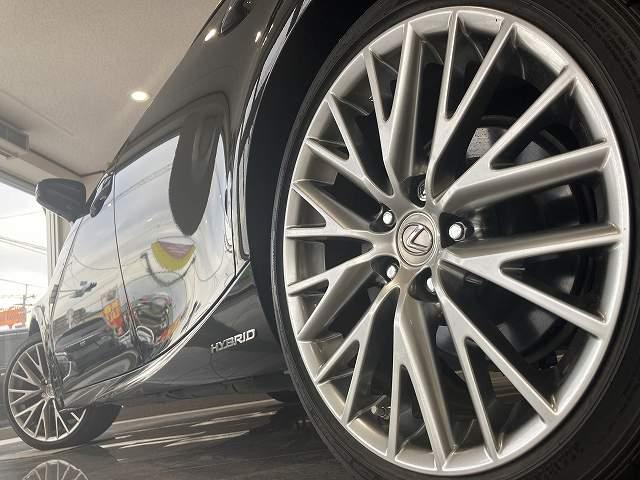 IS300h バージョンL 禁煙車 ワンオーナー サンルーフ プリクラッシュS レーダークルーズ クリアランスソナー BSM 黒本革 シートヒーター&エアコン 電動リアサンシェード 純正SDナビ バックカメラ 純正18インチAW(40枚目)