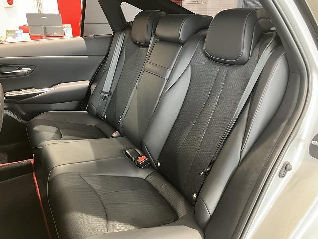 クラウン ＲＳ　リミテッド　ワンオーナー　禁煙車　プリクラッシュ　レーダークルーズ　クリアランスソナー　純正１８インチブラックスパッタリングＡＷ　メモリーパワーシート　シートヒーター　ブラインドスポットモニター　ＡＣ１００Ｖ電源（51枚目）