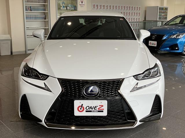 ＩＳ ＩＳ３００ｈ　Ｆスポーツ　禁煙車　３眼フルＬＥＤヘッドライト　クリアランスソナー　ブラインドスポットモニタ　メーカーナビ　レクサスセーフティプラス　プリクラッシュ　レーダークルーズ　オートハイビーム　純正１８インチＡＷ　ＥＴＣ（13枚目）