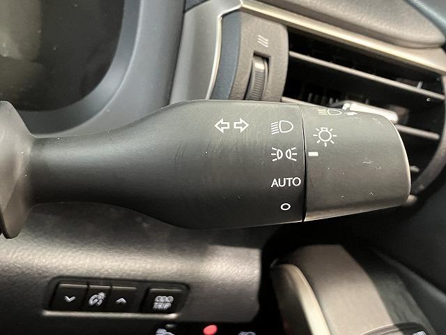 ＩＳ ＩＳ３００ｈ　Ｆスポーツ　禁煙車　３眼フルＬＥＤヘッドライト　クリアランスソナー　ブラインドスポットモニタ　メーカーナビ　レクサスセーフティプラス　プリクラッシュ　レーダークルーズ　オートハイビーム　純正１８インチＡＷ　ＥＴＣ（32枚目）