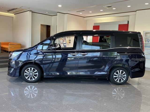 エスクァイア ハイブリッドＧｉ　禁煙車　ＡＣ１００Ｖ　アルパイン１１インチナビ　アルパインフリップダウントヨタセーフティセンス　クルーズコントロール　オートハイビーム　クリアランソナー　両側パワースライド　黒革シート　シートヒーター（16枚目）