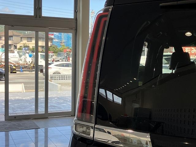 エスクァイア ハイブリッドＧｉ　禁煙車　ＡＣ１００Ｖ　アルパイン１１インチナビ　アルパインフリップダウントヨタセーフティセンス　クルーズコントロール　オートハイビーム　クリアランソナー　両側パワースライド　黒革シート　シートヒーター（31枚目）