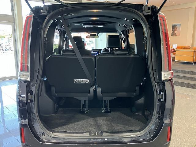 エスクァイア ハイブリッドＧｉ　禁煙車　ＡＣ１００Ｖ　アルパイン１１インチナビ　アルパインフリップダウントヨタセーフティセンス　クルーズコントロール　オートハイビーム　クリアランソナー　両側パワースライド　黒革シート　シートヒーター（36枚目）