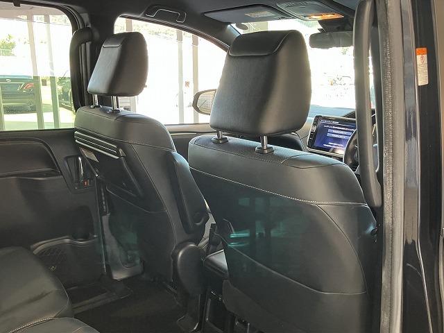 エスクァイア ハイブリッドＧｉ　禁煙車　ＡＣ１００Ｖ　アルパイン１１インチナビ　アルパインフリップダウントヨタセーフティセンス　クルーズコントロール　オートハイビーム　クリアランソナー　両側パワースライド　黒革シート　シートヒーター（40枚目）
