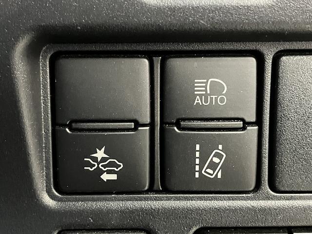 エスクァイア ハイブリッドＧｉ　禁煙車　ＡＣ１００Ｖ　アルパイン１１インチナビ　アルパインフリップダウントヨタセーフティセンス　クルーズコントロール　オートハイビーム　クリアランソナー　両側パワースライド　黒革シート　シートヒーター（60枚目）
