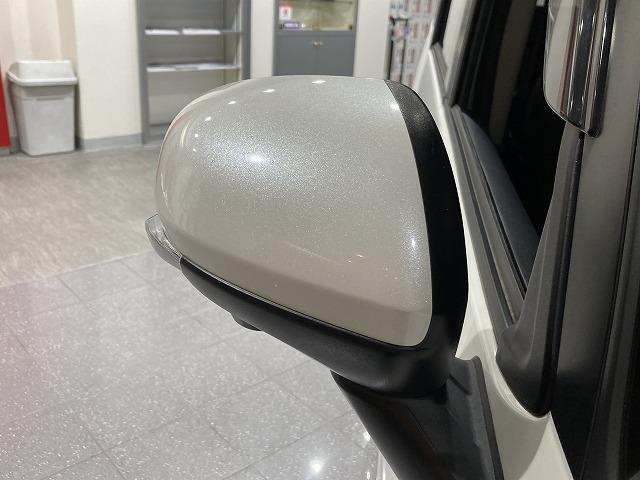 ルーミー カスタムＧ　禁煙車　パノラミックビューモニター　ナビレディパッケージ　ステアリングスイッチ　コンフォートパッケージ　シートヒーター　純正ナビ　レーダークルーズ　クリアランスソナー　両側パワースライドドア（32枚目）