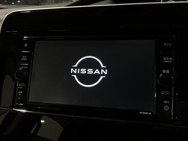 セレナ ｅ－パワー　ハイウェイスターＶ　禁煙車　セーフティパック　アラウンドビューモニター　プロパイロット　インテリジェントルームミラー　ブレーキホールド　レーンキープ　フリップダウンモニター　エマージェンシーブレーキ　クリアランスソナー（4枚目）