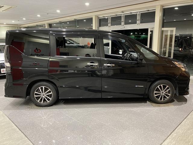 セレナ ｅ－パワー　ハイウェイスターＶ　禁煙車　セーフティパック　アラウンドビューモニター　プロパイロット　インテリジェントルームミラー　ブレーキホールド　レーンキープ　フリップダウンモニター　エマージェンシーブレーキ　クリアランスソナー（19枚目）