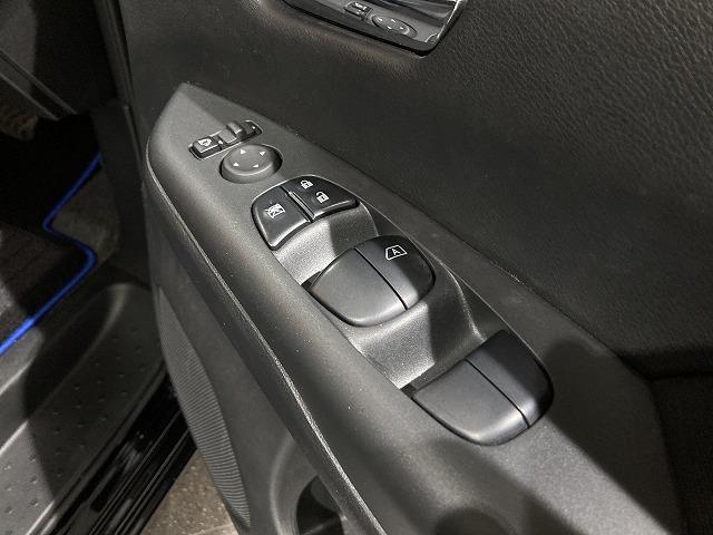 セレナ ｅ－パワー　ハイウェイスターＶ　禁煙車　セーフティパック　アラウンドビューモニター　プロパイロット　インテリジェントルームミラー　ブレーキホールド　レーンキープ　フリップダウンモニター　エマージェンシーブレーキ　クリアランスソナー（52枚目）