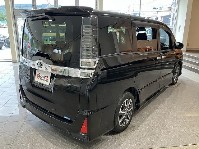 ヴォクシー ＺＳ　煌ＩＩ　禁煙車　アルパイン９インチナビ　アルパインフリップダウンモニター　トヨタセーフティセンス　プリクラッシュ　クルーズコントロール　クリラアンスソナー　両側パワースライドドア　純正１６インチＡＷ（33枚目）