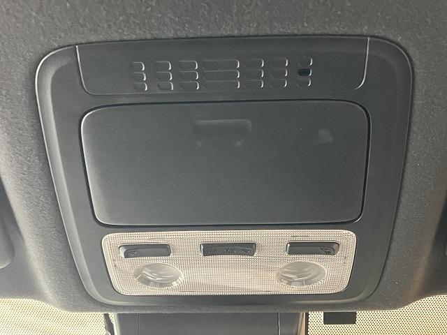 ヴォクシー ＺＳ　煌ＩＩ　禁煙車　アルパイン９インチナビ　アルパインフリップダウンモニター　トヨタセーフティセンス　プリクラッシュ　クルーズコントロール　クリラアンスソナー　両側パワースライドドア　純正１６インチＡＷ（54枚目）
